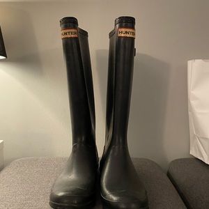 Good condition Hunter rain boots